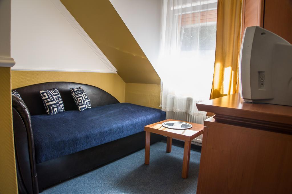 Ambrózia Szálláshely és Étterem Miskolc Esterno foto