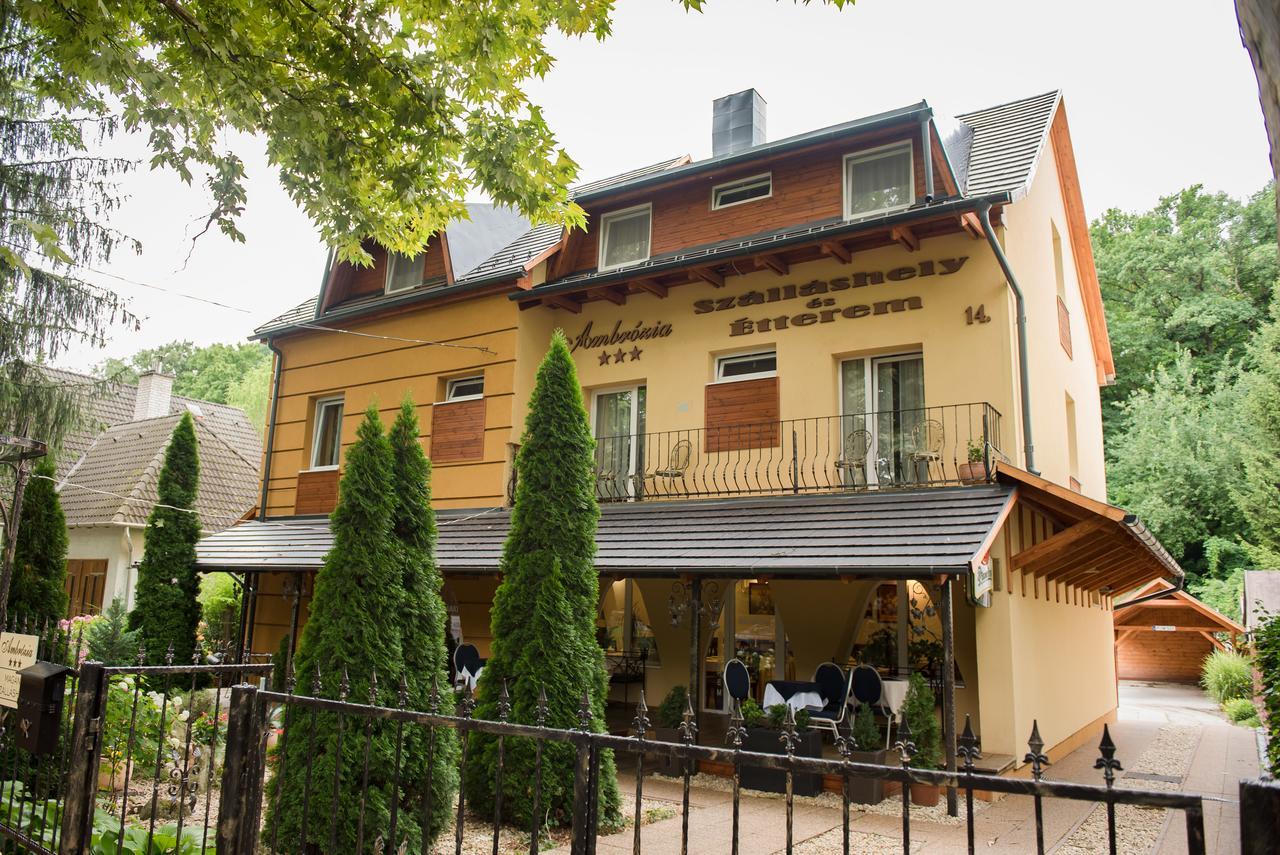 Ambrózia Szálláshely és Étterem Miskolc Esterno foto