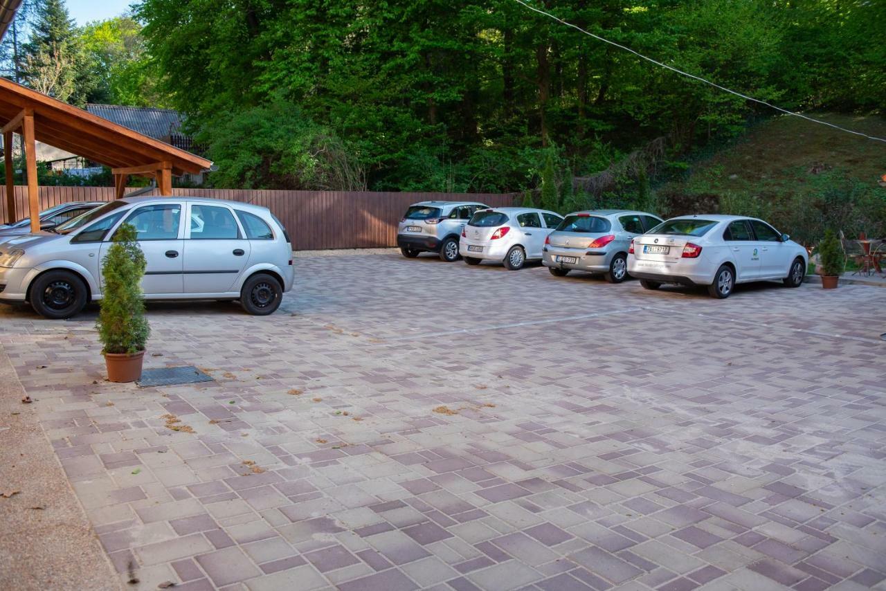 Ambrózia Szálláshely és Étterem Miskolc Esterno foto