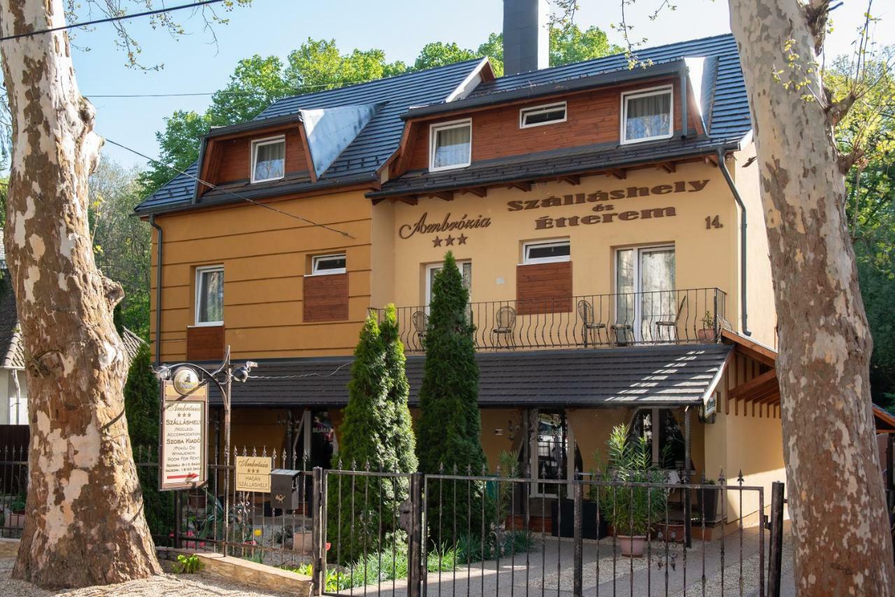 Ambrózia Szálláshely és Étterem Miskolc Esterno foto