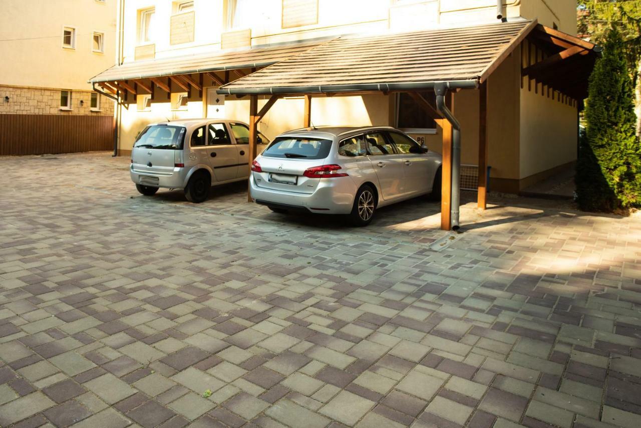 Ambrózia Szálláshely és Étterem Miskolc Esterno foto